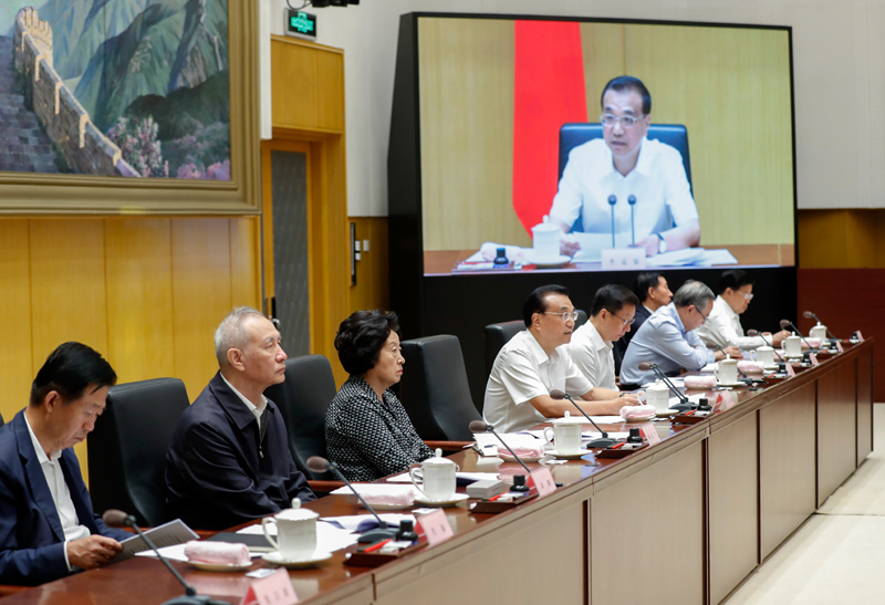 李克,强,在,全国,深化,“,放管服,”,改革,9月, . 李克强在全国深化“放管服”改革优化营商环境